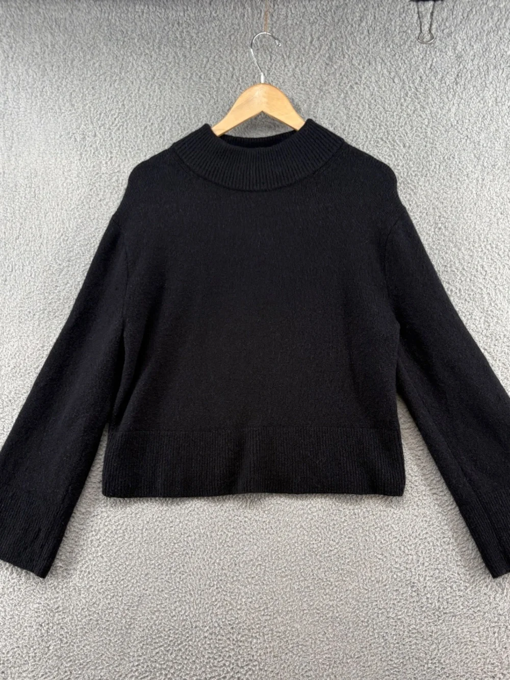 J.Crew Chunky Crewneck Sweater in Supersoft Yarn Black XS - Picture 5 of 10